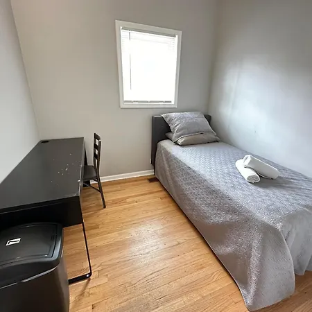 Wonderful Close To Downtown - Free Parking Homestay *