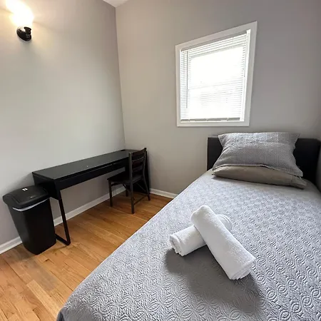 Wonderful Close To Downtown - Free Parking