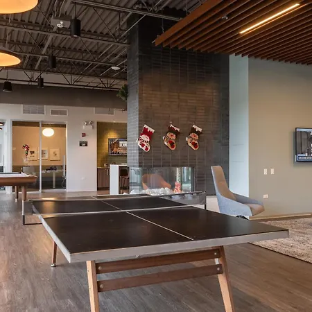 Medical District 1br With Pool And Gym Chi30 Apartment Chicago