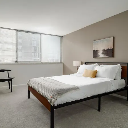 Apartment Medical District 1br With Pool And Gym Chi30 Chicago