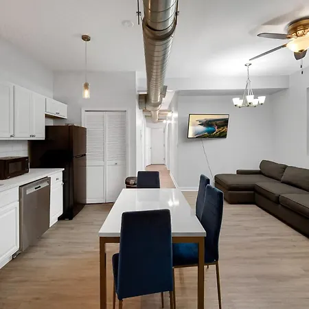 Heart Of 4 Bedroom Apartment