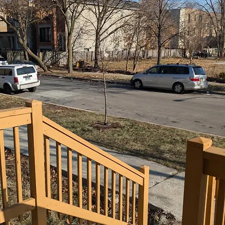 Lightning Apartment's Respectful Area With The Visitors Apartment Chicago