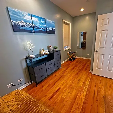 Apartment Spacious And Modern 3bd 2ba Home- Garage Parking!