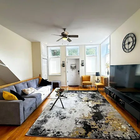 Apartment Spacious And Modern 3bd 2ba Home- Garage Parking!