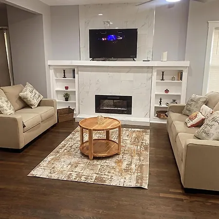 Holiday home Charming 5 Bedrooms 2 Bathrooms Chicago