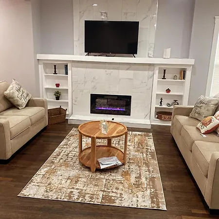 Charming 5 Bedrooms 2 Bathrooms *