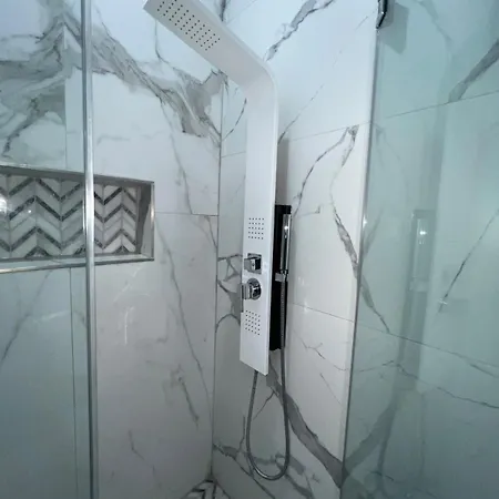Luxury 3 Bedroom In Bronzeville *