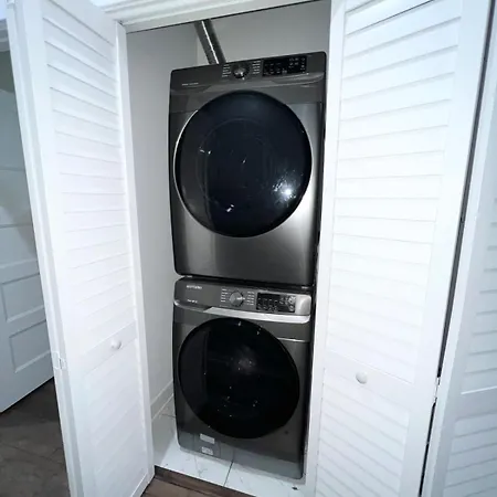 Luxury 3 Bedroom In Bronzeville Apartment