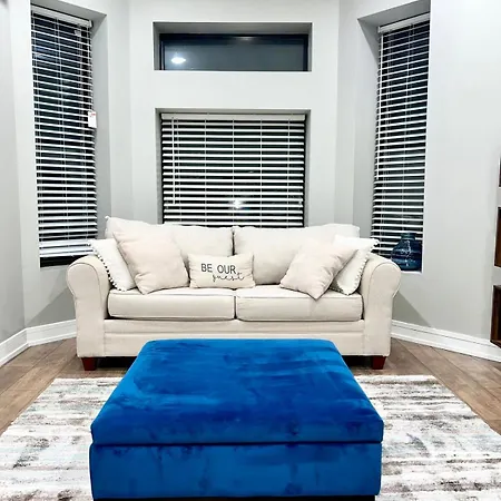 Luxury 3 Bedroom In Bronzeville