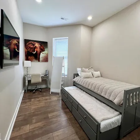 Luxury 3 Bedroom In Bronzeville Apartment Chicago