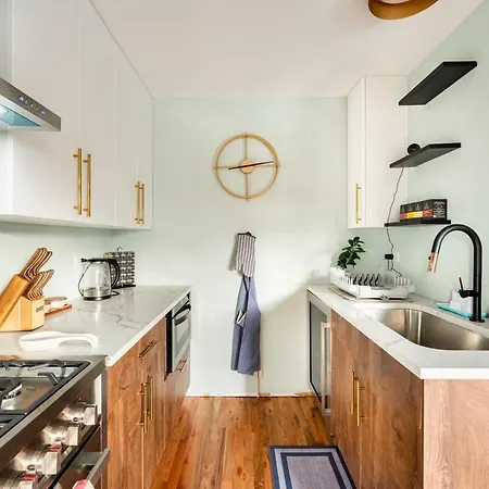 Modern Townhouse With Contemporary African Art *