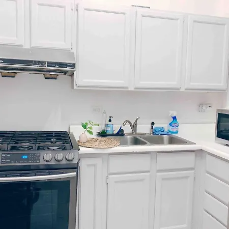 Comfy Flat By Foster Beach Downtown Uptown * Chicago