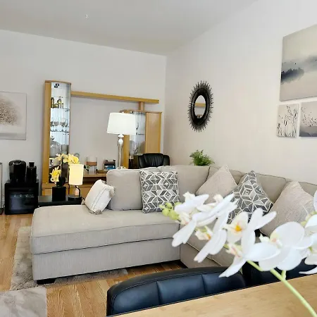 Comfy Flat By Foster Beach Downtown Uptown Apartment *