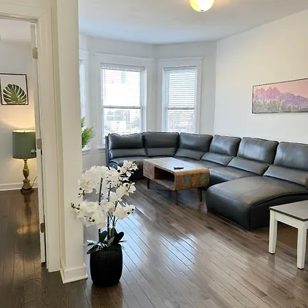 Comfy Flat By Foster Beach Uptown Downtown Apartment Chicago
