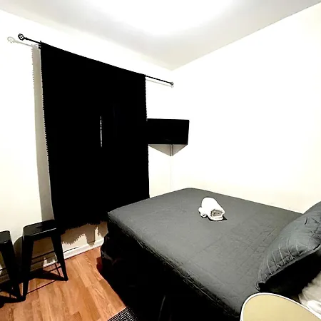 Stay Chicago Hostel
