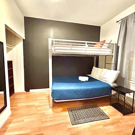 Stay Chicago Hostel