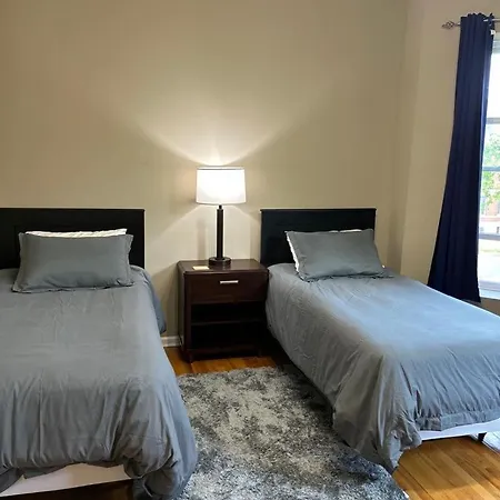 Luxury Bedroom One Homestay Chicago