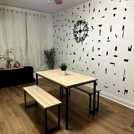 Comfy & Modern 3 Bedroom I Med District I Free Parking O Chicago