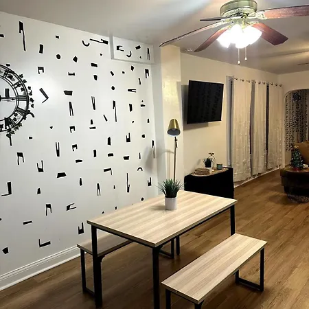 Comfy & Modern 3 Bedroom I Med District I Free Parking O