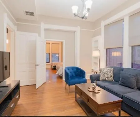 Chic & Cozy 4br In Lakeview Near Wrigley Field * Chicago