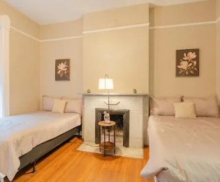 Chic & Cozy 4br In Lakeview Near Wrigley Field Apartment