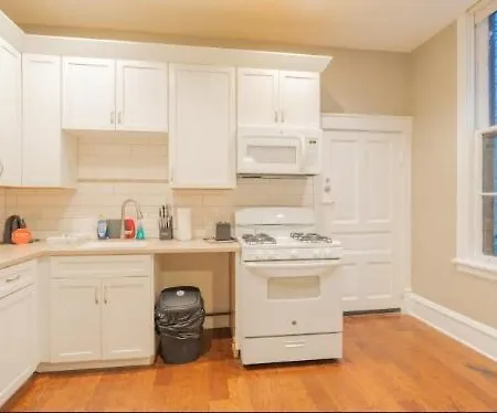 Chic & Cozy 4br In Lakeview Near Wrigley Field Apartment Chicago