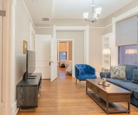 Chic & Cozy 4br In Lakeview Near Wrigley Field Chicago