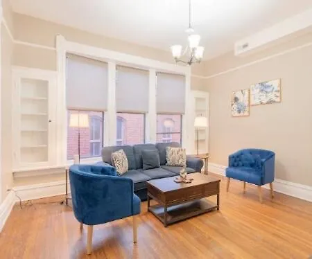 Chic & Cozy 4br In Lakeview Near Wrigley Field Apartment