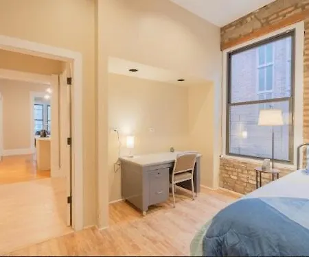 Stylish 3br Near Wrigley Field & Lincoln Park Apartment Chicago