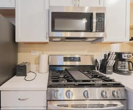 Apartment Stylish 3br Near Wrigley Field & Lincoln Park