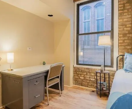 Stylish 3br Near Wrigley Field & Lincoln Park