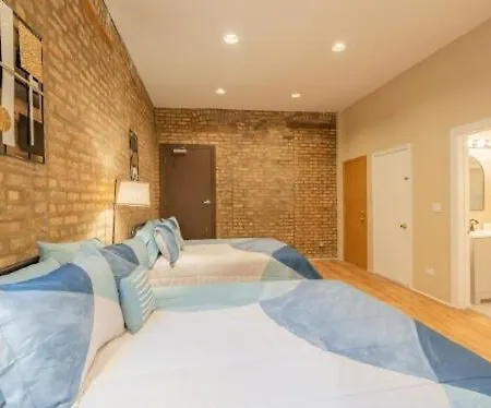 Apartment Stylish 3br Near Wrigley Field & Lincoln Park *