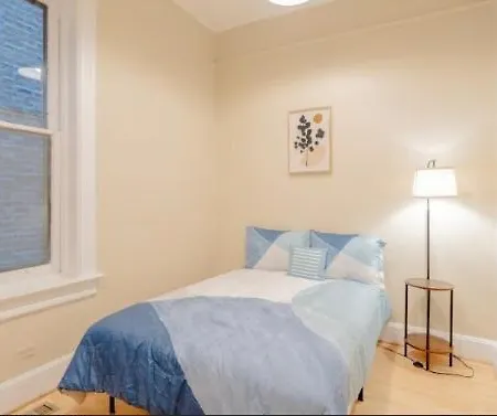 Stylish 3br Near Wrigley Field & Lincoln Park * Chicago