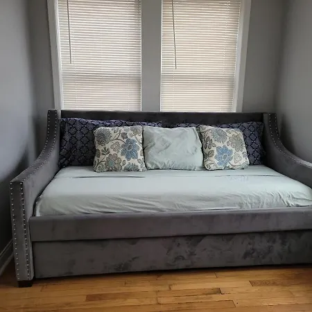 Beautiful Big 3 Bedroom Quiet Near Downtown *