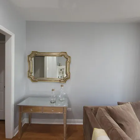 Apartment Beautiful Big 3 Bedroom Quiet Near Downtown Chicago