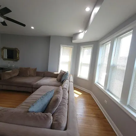 Apartment Beautiful Big 3 Bedroom Quiet Near Downtown *
