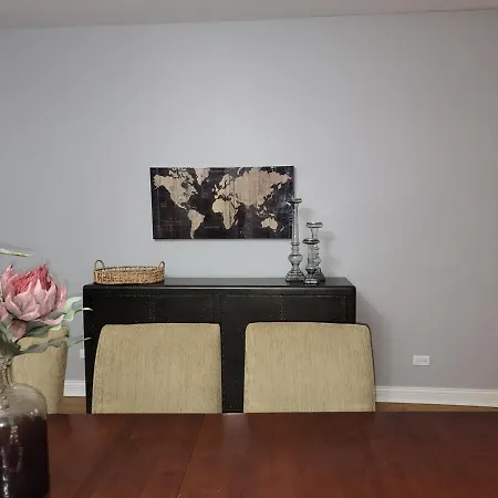 Apartment Beautiful Big 3 Bedroom Quiet Near Downtown Chicago