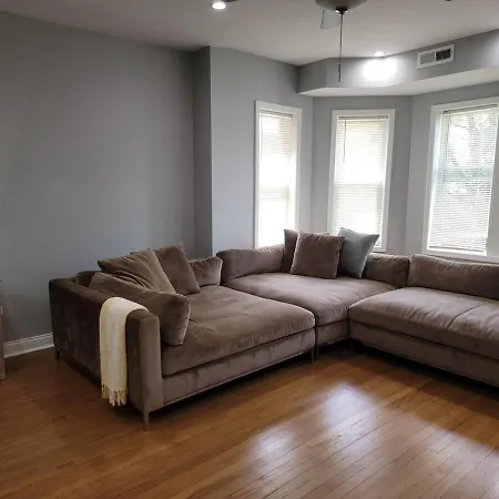 Beautiful Big 3 Bedroom Quiet Near Downtown Apartment Chicago