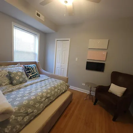 Beautiful Big 3 Bedroom Quiet Near Downtown *