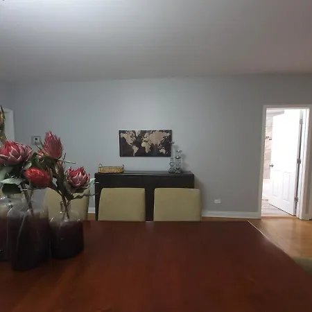 Beautiful Big 3 Bedroom Quiet Near Downtown * Chicago