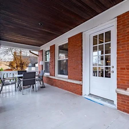 Elegant And Chic 2bed 2bath Steps From The Lake! Apartment