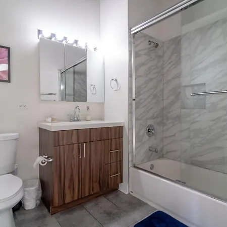 Slumber - Mccormick 3* Chicago