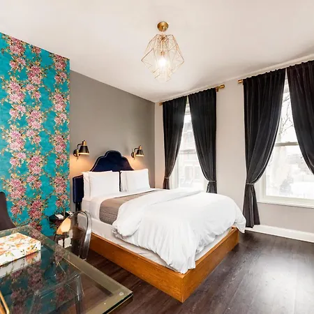 Wicker Park 3*