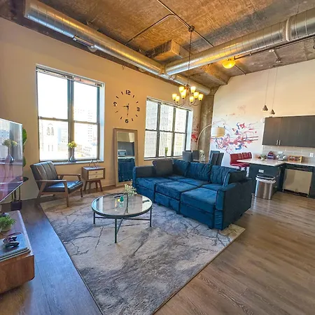 Mccormick Place 3br Luxury Penthouse Duplex With Personal Rooftop And Optional Parking For 8 Guests In South Loop Apartment Chicago