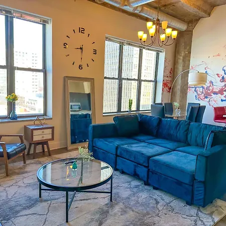 Mccormick Place 3br Luxury Penthouse Duplex With Personal Rooftop And Optional Parking For 8 Guests In South Loop Chicago