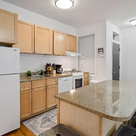 Modern 3br Retreat Hyde Park Comfort & Style * Chicago