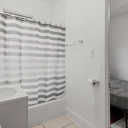 Charming 3br Escape In The Heart Of Hyde Park Apartment