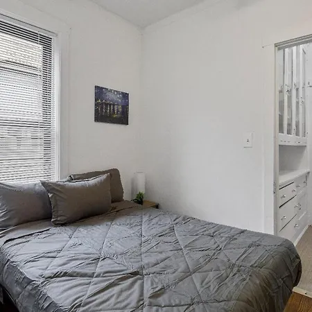 Charming 3br Escape In The Heart Of Hyde Park Apartment