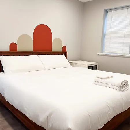 Stylish Sleeps 6 1 Free Parking Apartment Chicago