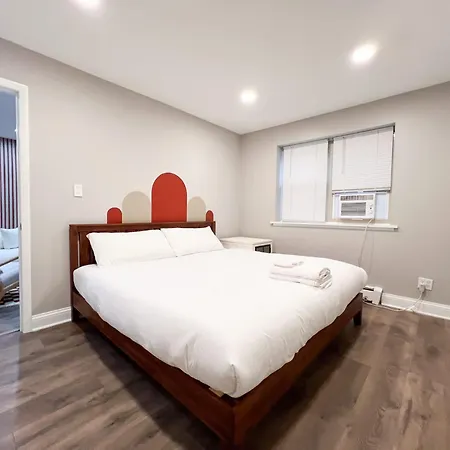 Stylish Sleeps 6 1 Free Parking Apartment Chicago